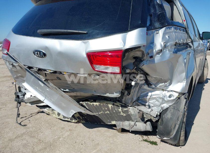 Photo 6 of 2016 Kia Sedona SX (VIN KNDMC5C18G6155641)