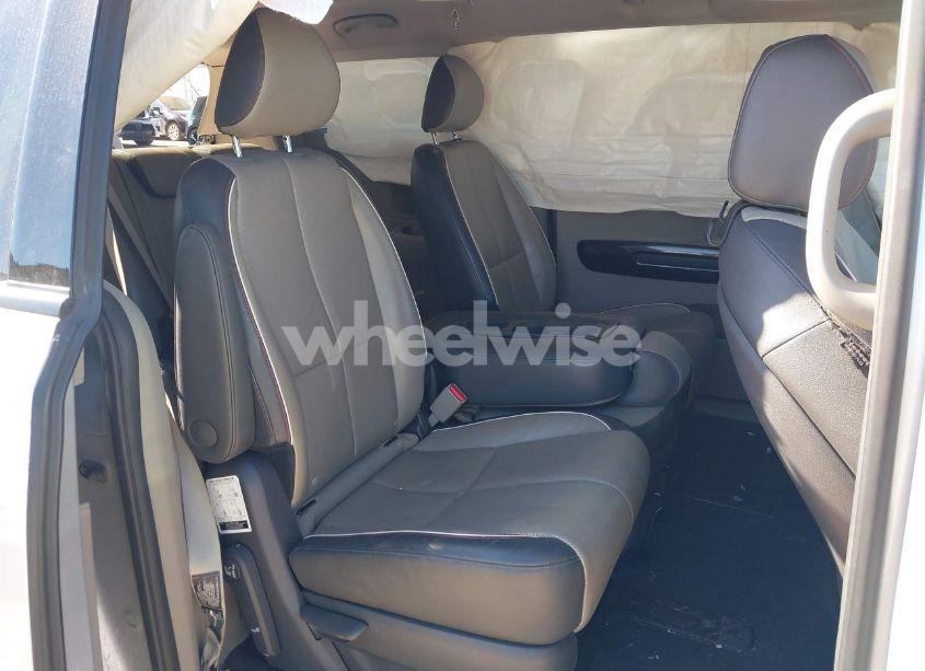 Photo 8 of 2016 Kia Sedona SX (VIN KNDMC5C18G6155641)