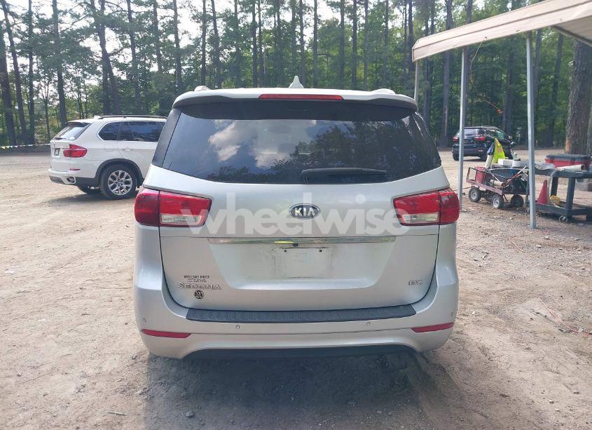 Photo 16 of 2015 Kia Sedona EX (VIN KNDMC5C19F6019940)