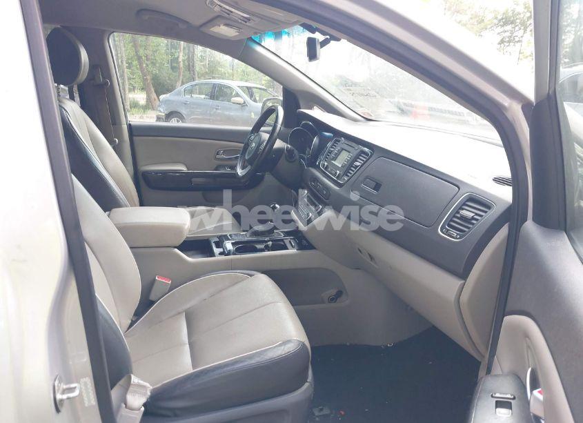 Photo 5 of 2015 Kia Sedona EX (VIN KNDMC5C19F6019940)