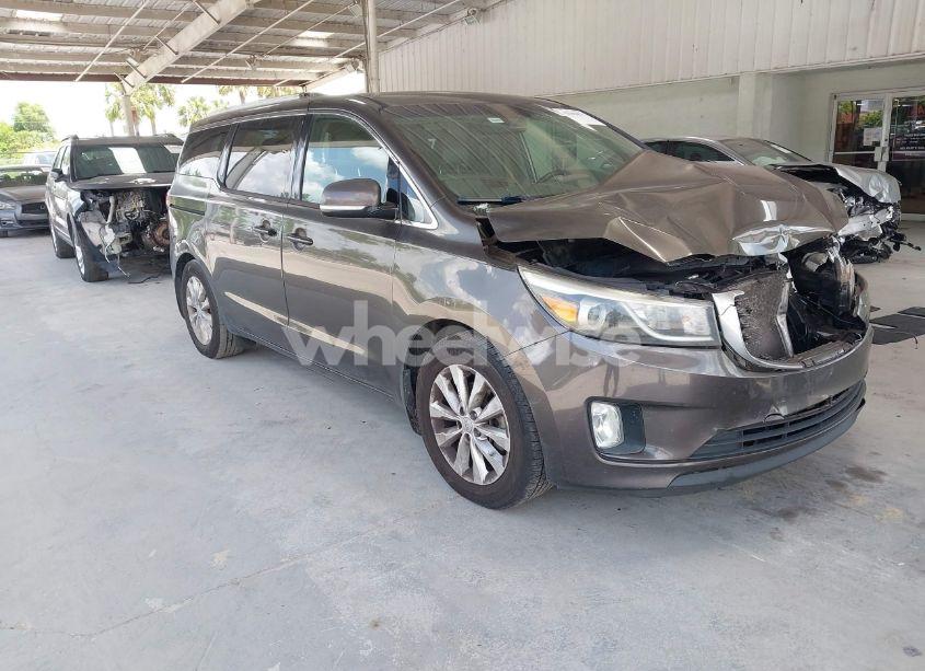 2015 Kia Sedona EX (VIN KNDMC5C19F6051416) main photo
