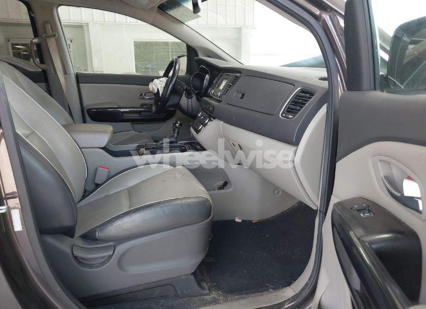 Photo 5 of 2015 Kia Sedona EX (VIN KNDMC5C19F6051416)