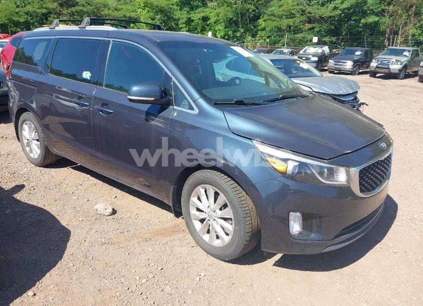 2016 Kia Sedona EX (VIN KNDMC5C19G6137276) main photo