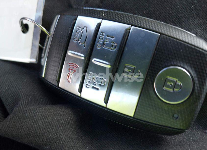 Photo 11 of 2017 Kia Sedona EX (VIN KNDMC5C19H6260836)