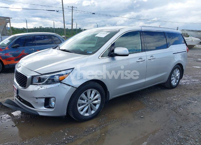 Photo 2 of 2017 Kia Sedona EX (VIN KNDMC5C19H6260836)