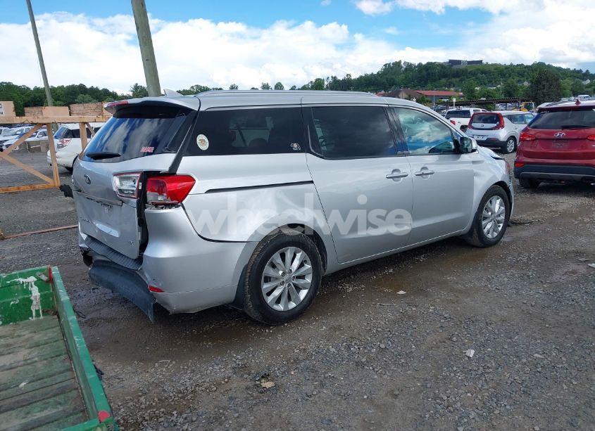 Photo 4 of 2017 Kia Sedona EX (VIN KNDMC5C19H6260836)