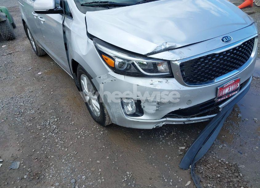 Photo 6 of 2017 Kia Sedona EX (VIN KNDMC5C19H6260836)