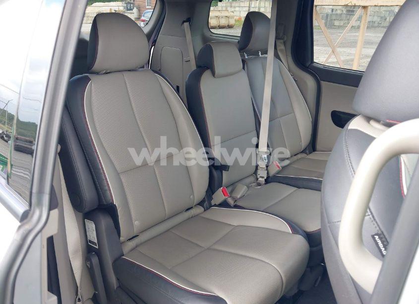 Photo 8 of 2017 Kia Sedona EX (VIN KNDMC5C19H6260836)