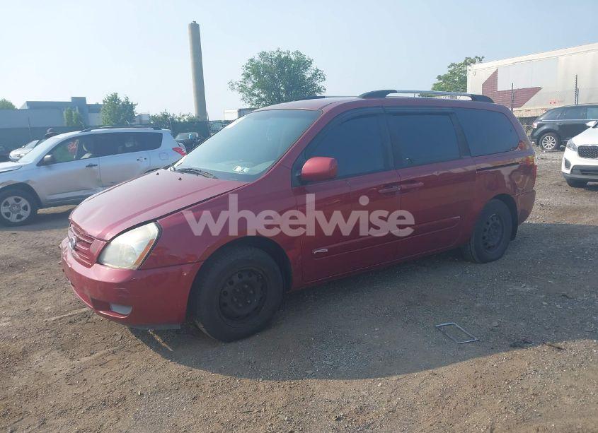 Photo 2 of 2010 Kia Sedona LX (VIN KNDMG4C36A6334221)