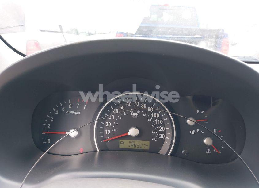 Photo 16 of 2010 Kia Sedona LX (VIN KNDMG4C38A6328436)