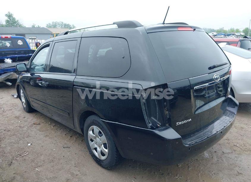 Photo 3 of 2010 Kia Sedona LX (VIN KNDMG4C38A6328436)