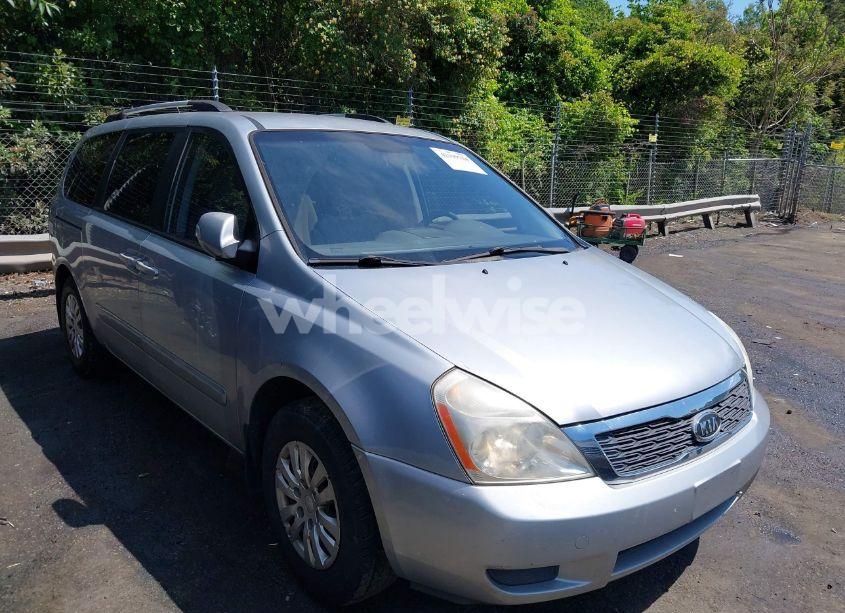 2011 Kia Sedona LX (VIN KNDMG4C70B6370068) main photo