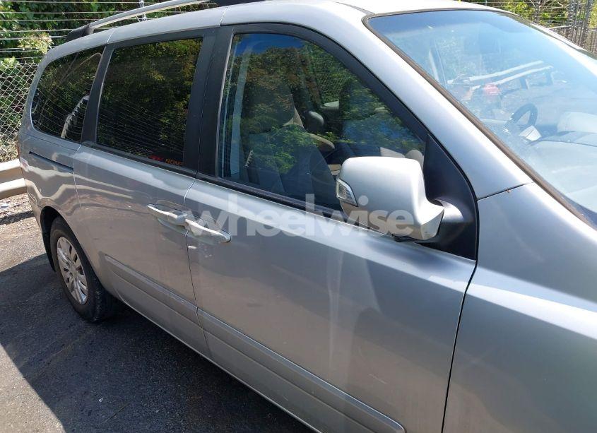 Photo 13 of 2011 Kia Sedona LX (VIN KNDMG4C70B6370068)