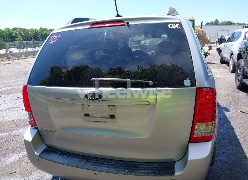 Photo 16 of 2011 Kia Sedona LX (VIN KNDMG4C70B6370068)