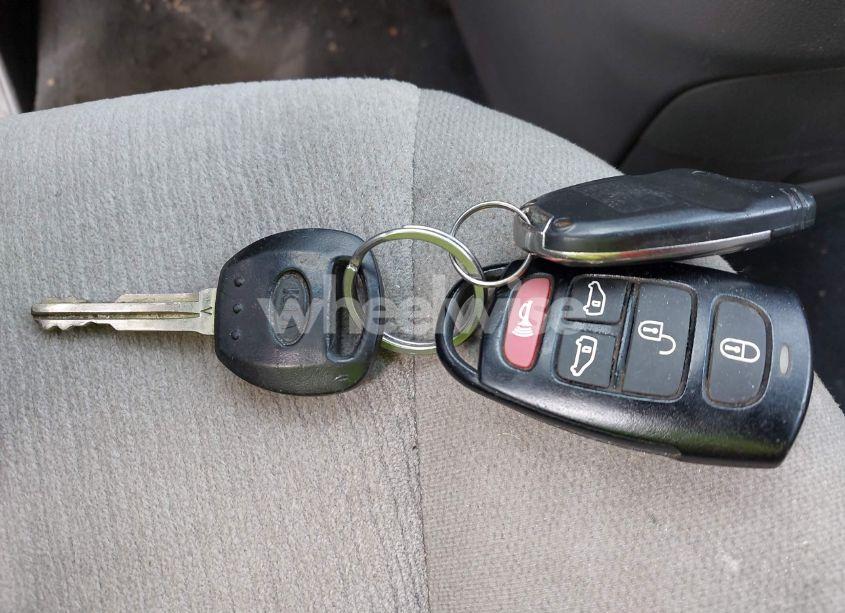 Photo 11 of 2012 Kia Sedona LX (VIN KNDMG4C71C6493153)