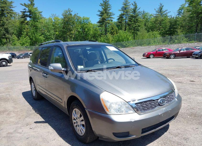 2011 Kia Sedona LX (VIN KNDMG4C73B6363759) main photo