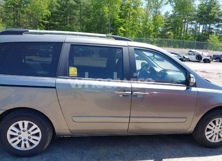 Photo 13 of 2011 Kia Sedona LX (VIN KNDMG4C73B6363759)