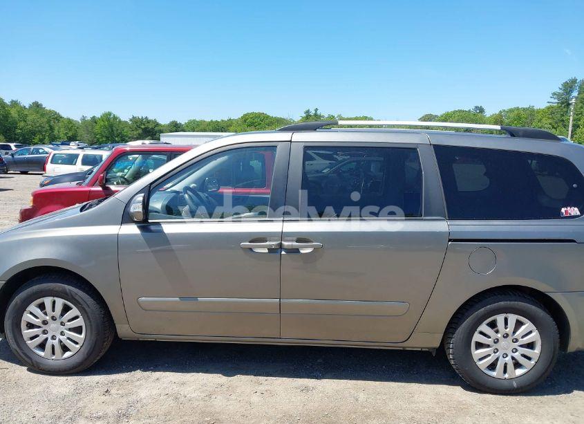 Photo 14 of 2011 Kia Sedona LX (VIN KNDMG4C73B6363759)