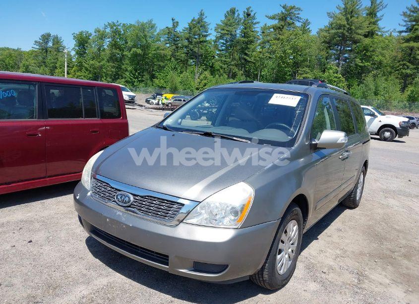 Photo 2 of 2011 Kia Sedona LX (VIN KNDMG4C73B6363759)