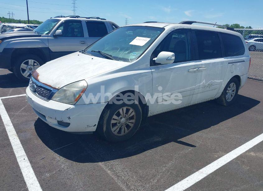 Photo 2 of 2011 Kia Sedona LX (VIN KNDMG4C74B6399055)
