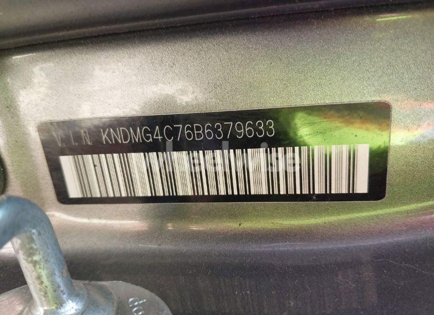 Photo 9 of 2011 Kia Sedona LX (VIN KNDMG4C76B6379633)