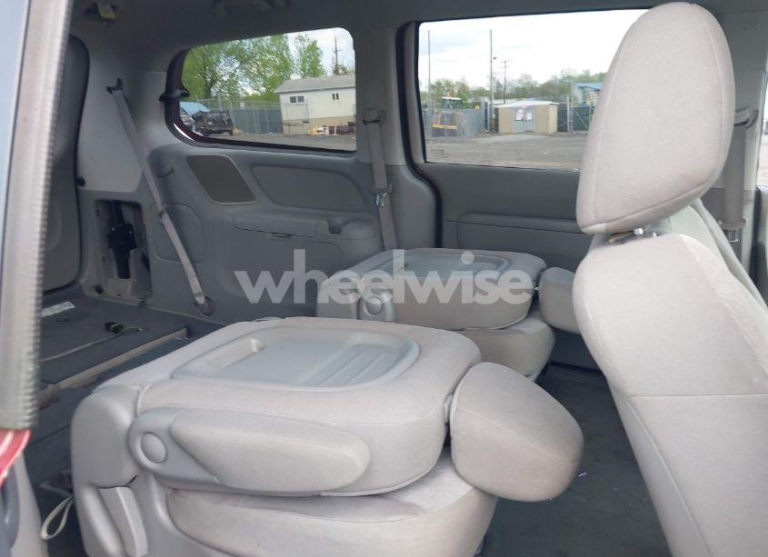 Photo 8 of 2012 Kia Sedona LX (VIN KNDMG4C76C6453523)