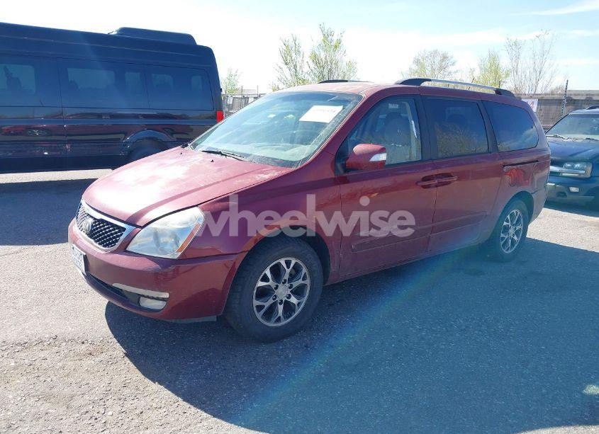 Photo 2 of 2014 Kia Sedona LX (VIN KNDMG4C76E6572482)