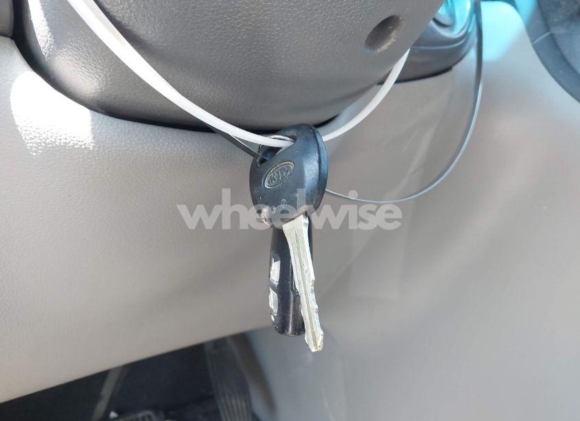 Photo 11 of 2012 Kia Sedona LX (VIN KNDMG4C77C6503149)