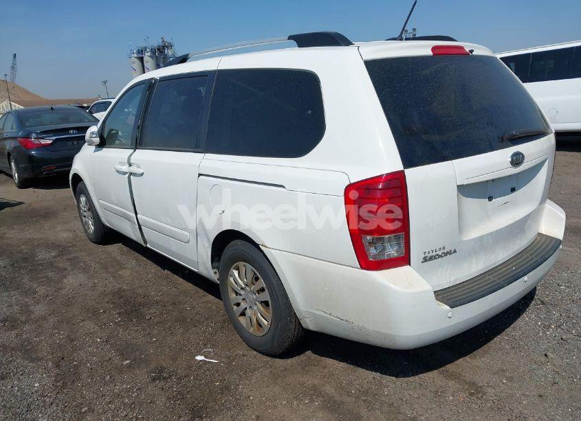Photo 3 of 2012 Kia Sedona LX (VIN KNDMG4C79C6447098)