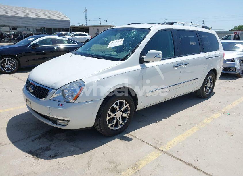 Photo 2 of 2014 Kia Sedona EX (VIN KNDMH4C76E6554982)