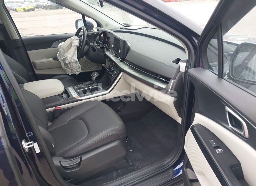 Photo 5 of 2024 Kia Carnival MPV LX SEAT PACKAGE (VIN KNDNB4H30R6329183)