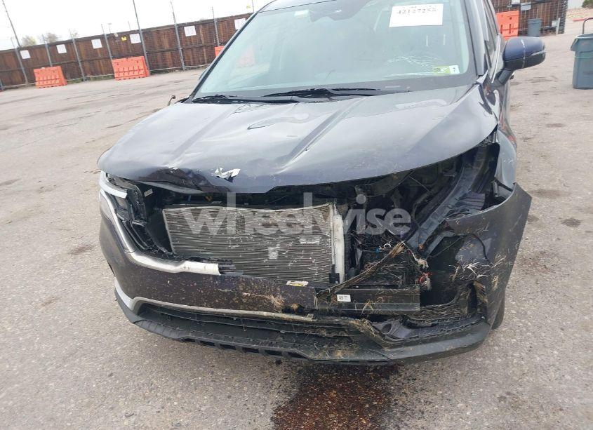 Photo 6 of 2024 Kia Carnival MPV LX SEAT PACKAGE (VIN KNDNB4H30R6329183)