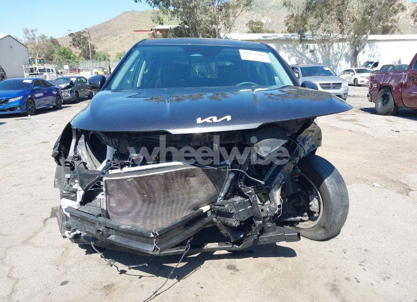 Photo 11 of 2024 Kia Carnival MPV LX (VIN KNDNB4H31R6332240)