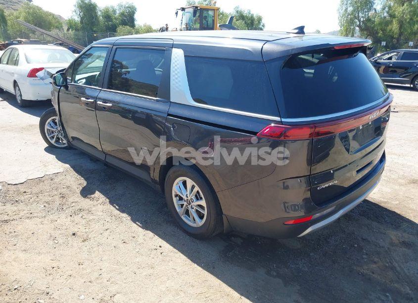 Photo 3 of 2024 Kia Carnival MPV LX (VIN KNDNB4H31R6332240)