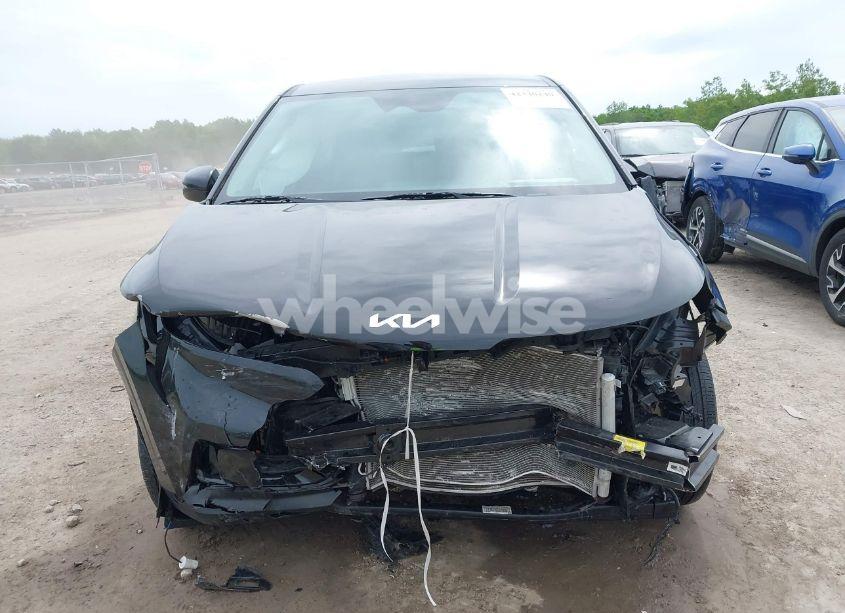 Photo 13 of 2024 Kia Carnival MPV LX SEAT PACKAGE (VIN KNDNB4H31R6393295)