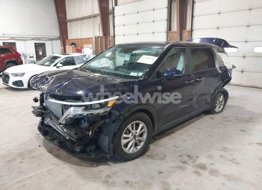 Photo 2 of 2024 Kia Carnival MPV LX SEAT PACKAGE (VIN KNDNB4H31R6397993)