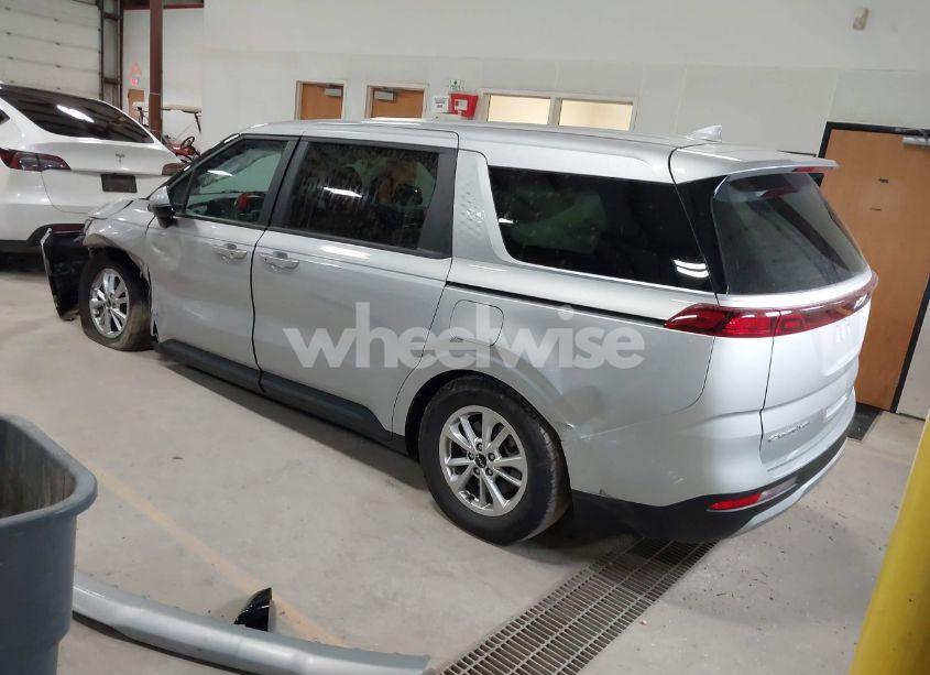 Photo 3 of 2022 Kia Carnival MPV LX SEAT PACKAGE (VIN KNDNB4H32N6061568)