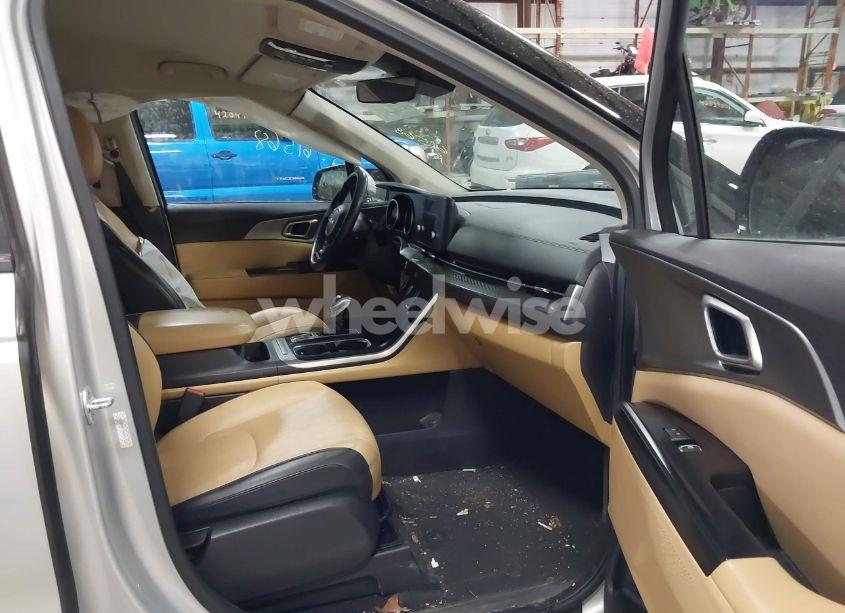 Photo 5 of 2022 Kia Carnival MPV LX SEAT PACKAGE (VIN KNDNB4H32N6061568)