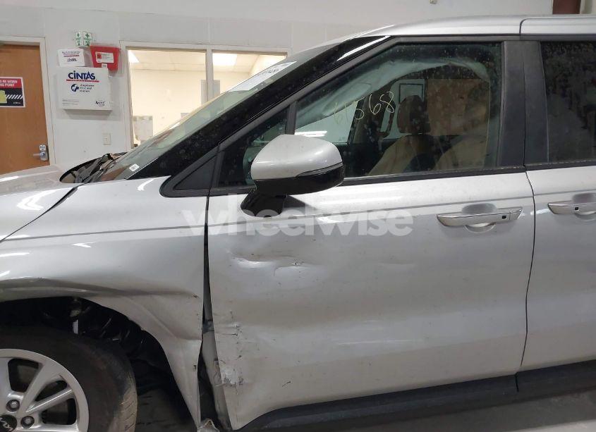 Photo 6 of 2022 Kia Carnival MPV LX SEAT PACKAGE (VIN KNDNB4H32N6061568)