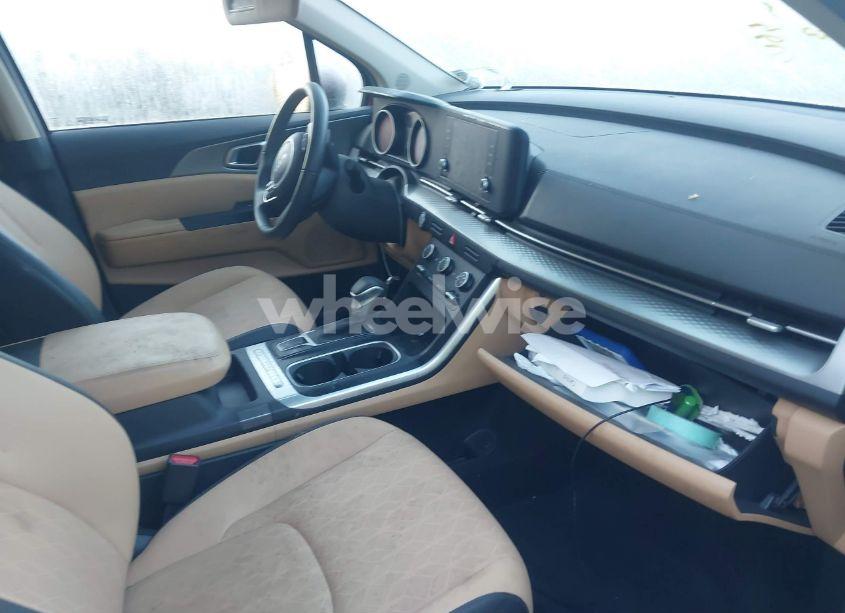 Photo 5 of 2022 Kia Carnival MPV LX SEAT PACKAGE (VIN KNDNB4H33N6158133)