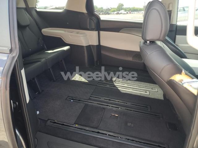 Photo 11 of 2023 KIA CARNIVAL LX (VIN KNDNB4H34P6253738)