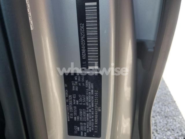 Photo 10 of 2023 KIA CARNIVAL LX (VIN KNDNB4H35P6251562)