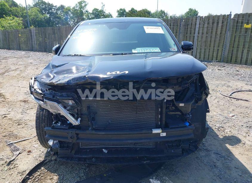 Photo 13 of 2024 Kia Carnival MPV LX SEAT PACKAGE (VIN KNDNB4H35R6343032)