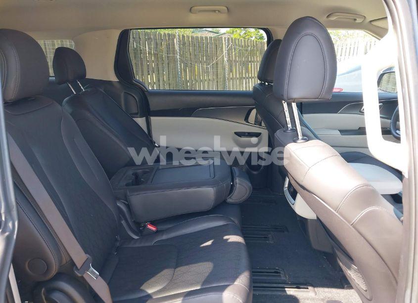 Photo 8 of 2024 Kia Carnival MPV LX SEAT PACKAGE (VIN KNDNB4H35R6343032)