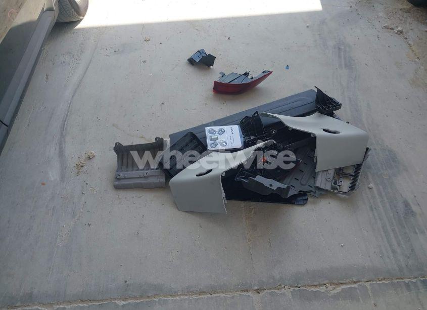 Photo 12 of 2024 Kia Carnival MPV LX SEAT PACKAGE (VIN KNDNB4H36R6442183)