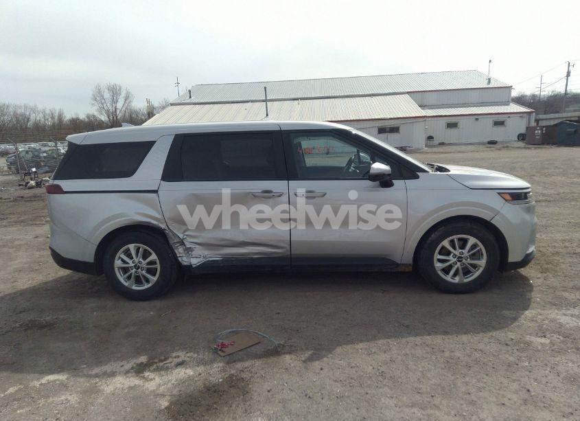 Photo 13 of 2022 Kia Carnival MPV LX (VIN KNDNB4H38N6067651)