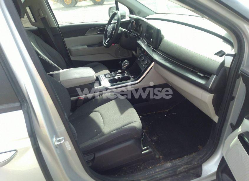 Photo 5 of 2022 Kia Carnival MPV LX (VIN KNDNB4H38N6067651)