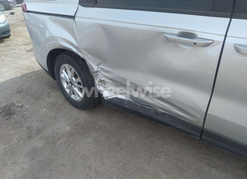 Photo 6 of 2022 Kia Carnival MPV LX (VIN KNDNB4H38N6067651)