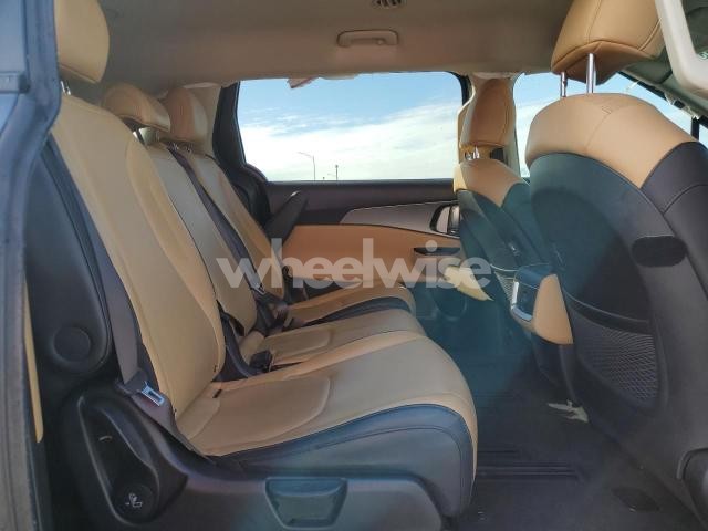 Photo 3 of 2024 KIA CARNIVAL LX (VIN KNDNB4H38R6392919)