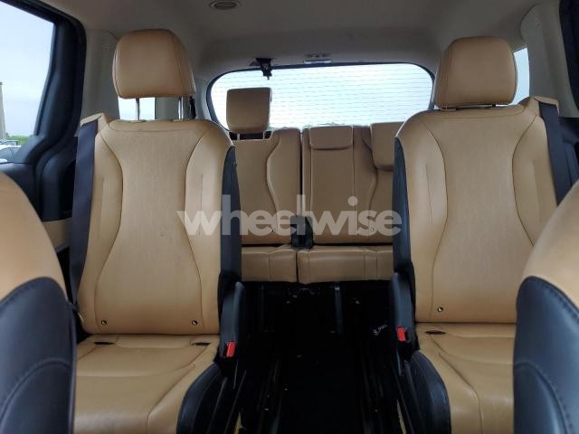 Photo 6 of 2022 KIA CARNIVAL LX (VIN KNDNB4H39N6058277)